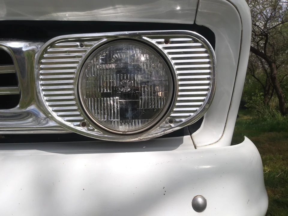 1962 Chevrolet Suburban 5th Gen - Image 11 of 31