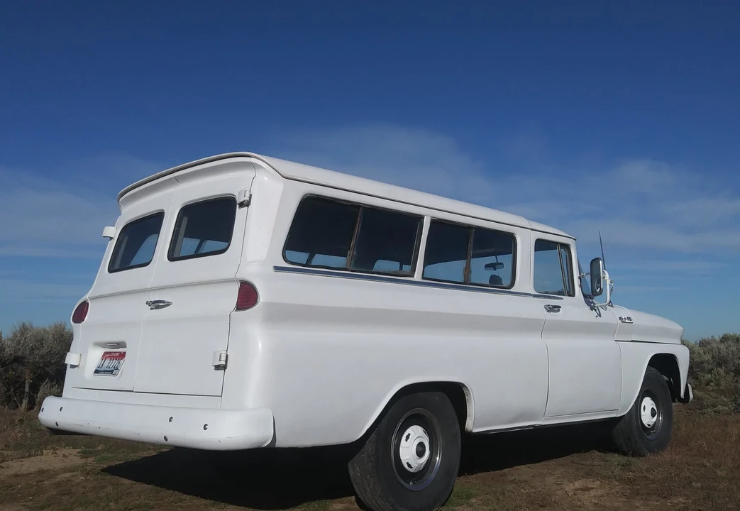 1962 Chevrolet Suburban 5th Gen - Image 6 of 31