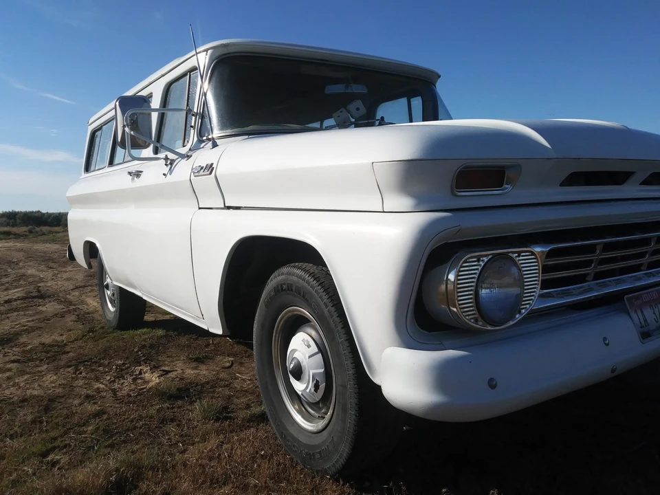 1962 Chevrolet Suburban 5th Gen - Image 10 of 31