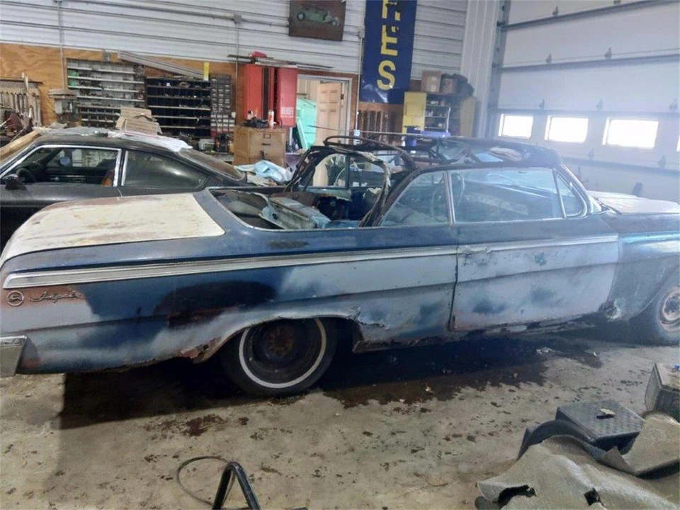 1962 Chevrolet - Image 4 of 31