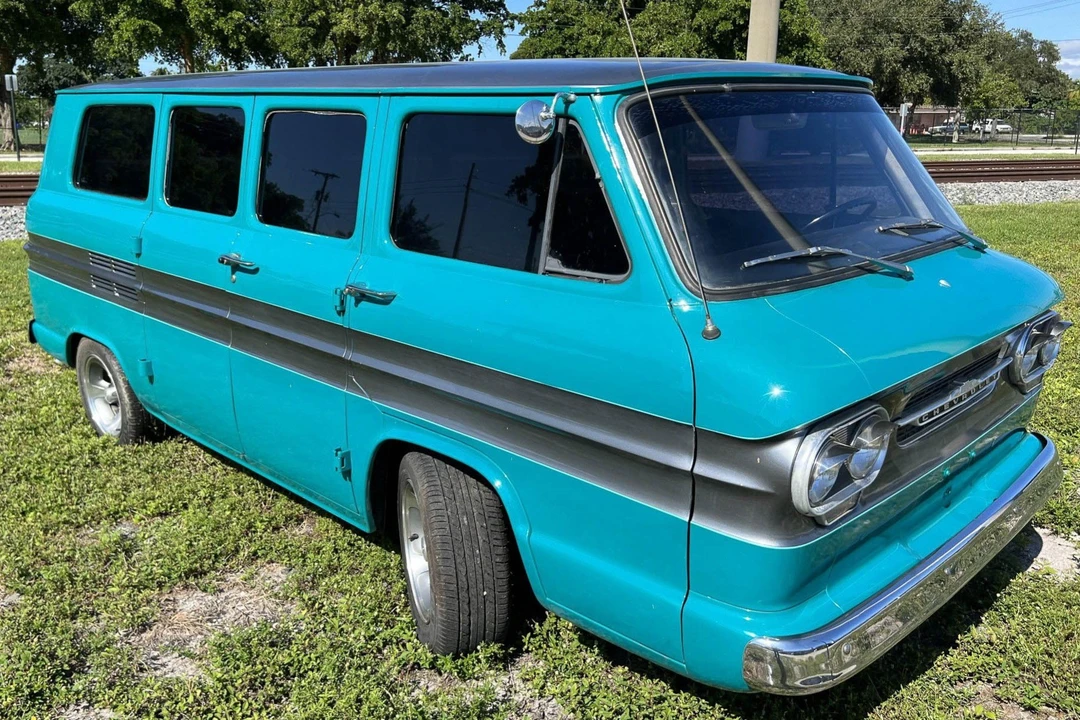 1962 Chevrolet Corvair Greenbrier & Corvan - Image 1 of 31