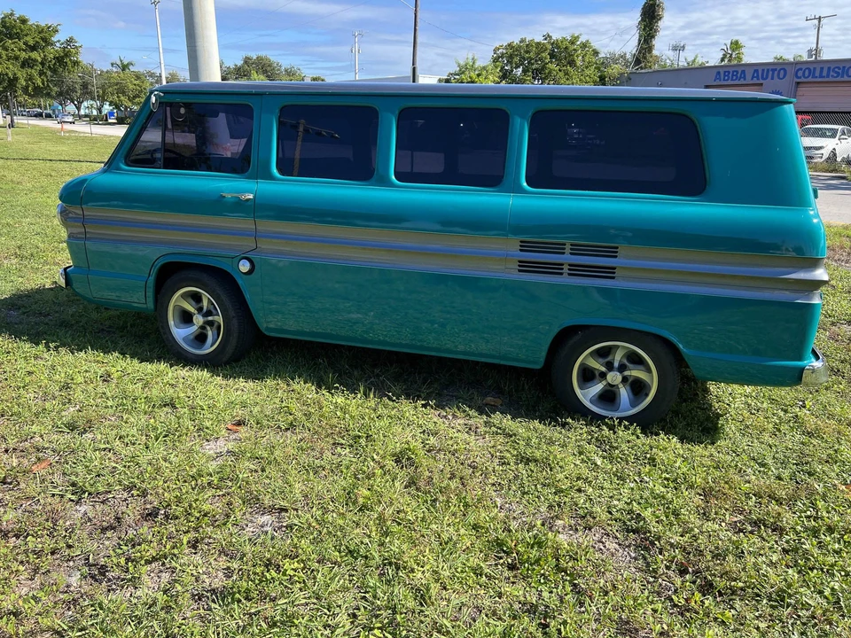 1962 Chevrolet Corvair Greenbrier & Corvan - Image 9 of 31