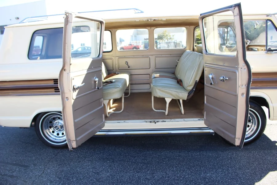 1962 Chevrolet Corvair Greenbrier & Corvan - Image 7 of 10