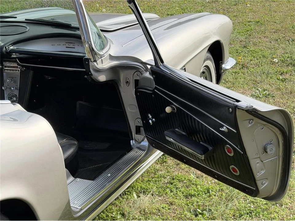 1962 Chevrolet Corvette C1 - Image 19 of 31