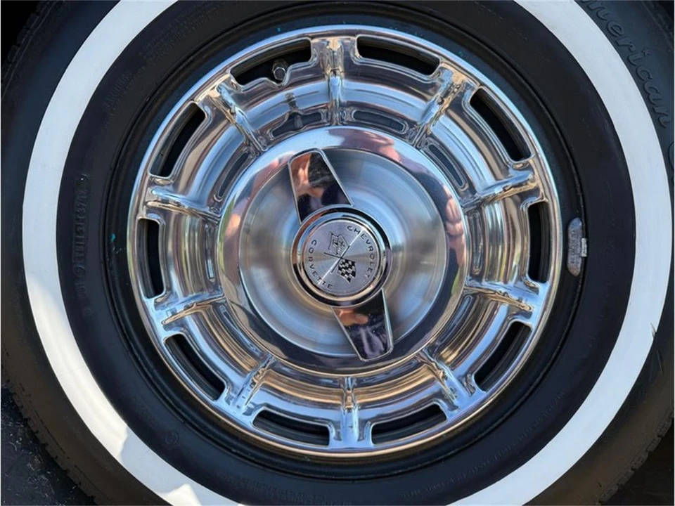 1962 Chevrolet Corvette C1 - Image 16 of 31