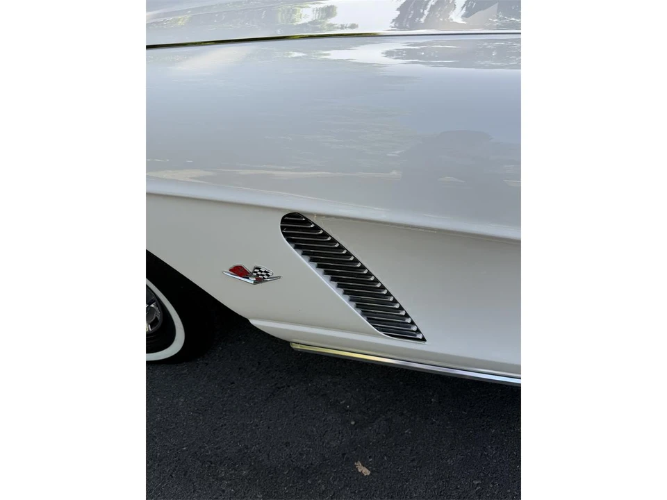 1962 Chevrolet Corvette C1 - Image 16 of 31