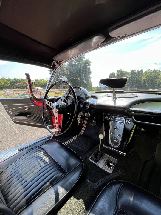 1962 Chevrolet Corvette C1 - Image 17 of 24