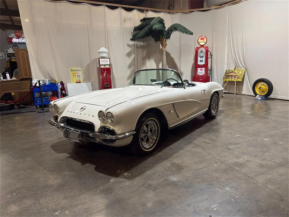 1962 Chevrolet Corvette C1 - Image 13 of 31