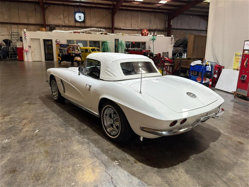 1962 Chevrolet Corvette C1 - Image 14 of 31