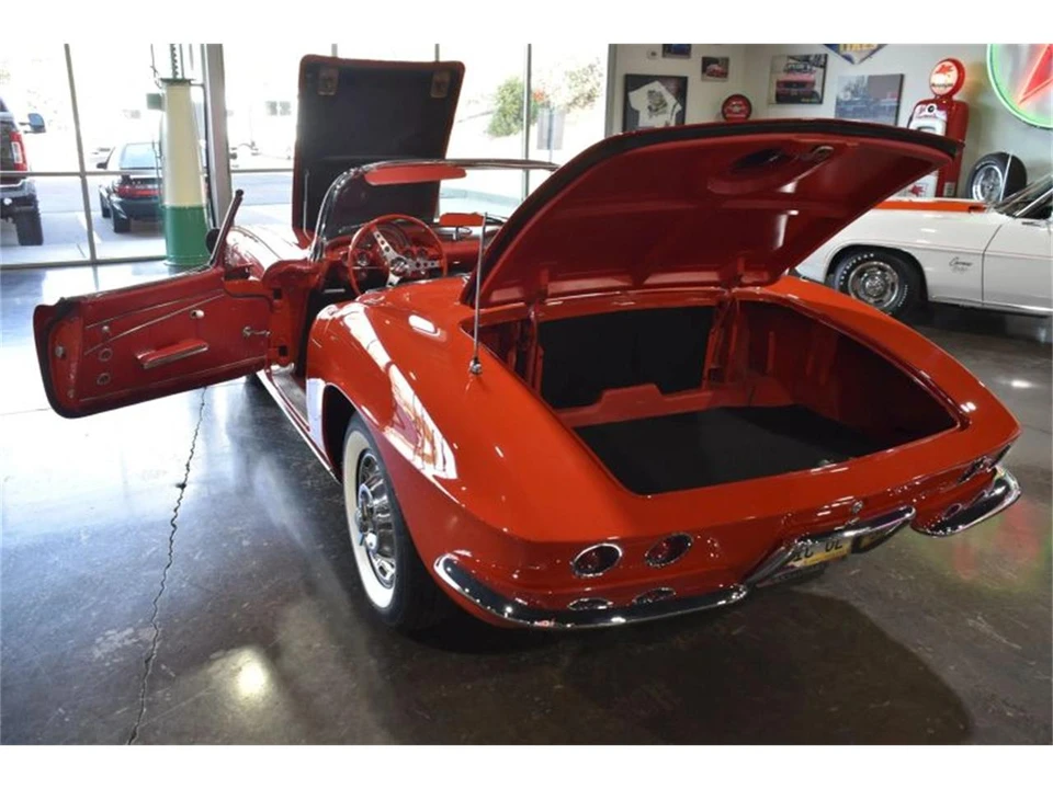 1962 Chevrolet Corvette C1 - Image 14 of 31