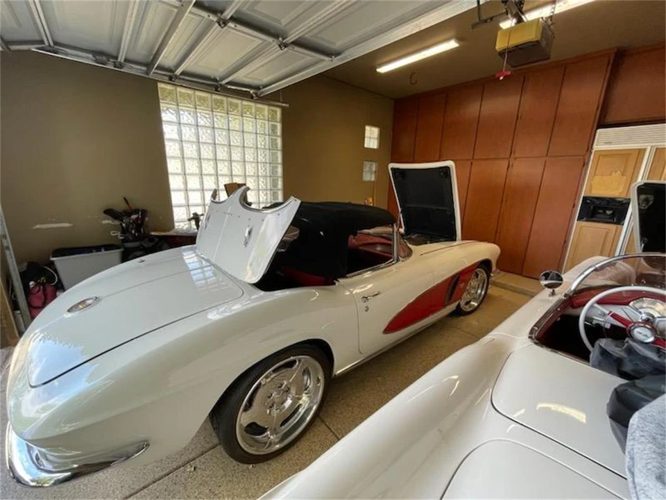 1962 Chevrolet Corvette C1 - Image 2 of 24
