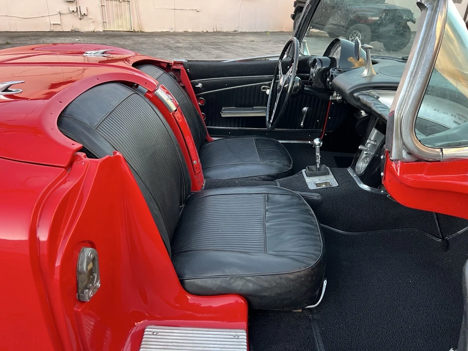 1962 Chevrolet Corvette C1 - Image 15 of 21