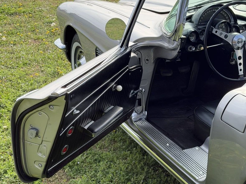 1962 Chevrolet Corvette C1 - Image 19 of 31