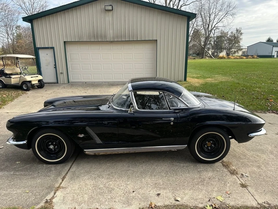 1962 Chevrolet Corvette C1 - Image 16 of 31