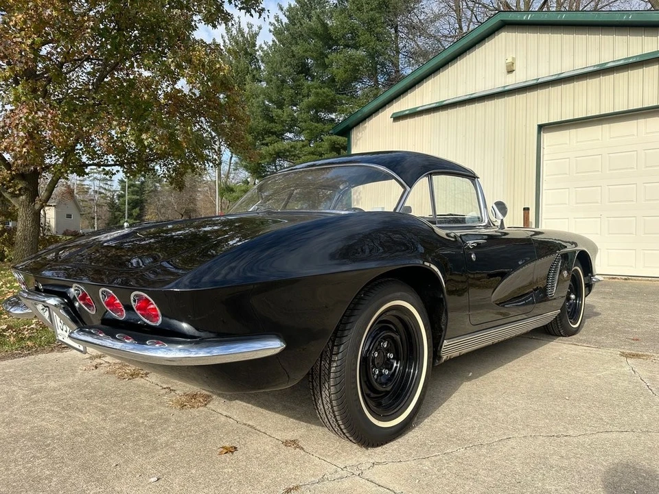 1962 Chevrolet Corvette C1 - Image 2 of 31