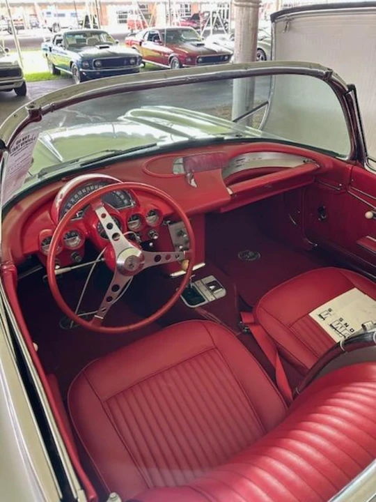 1962 Chevrolet Corvette C1 - Image 10 of 12