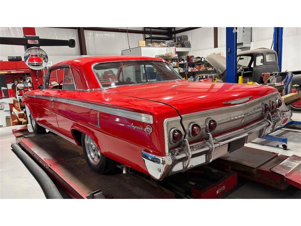 1962 Chevrolet Impala SS 3rd Gen - Image 4 of 12