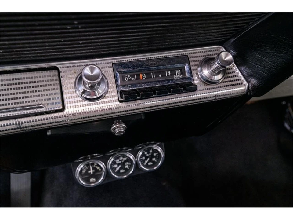 1962 Chevrolet Impala SS 3rd Gen - Image 28 of 31