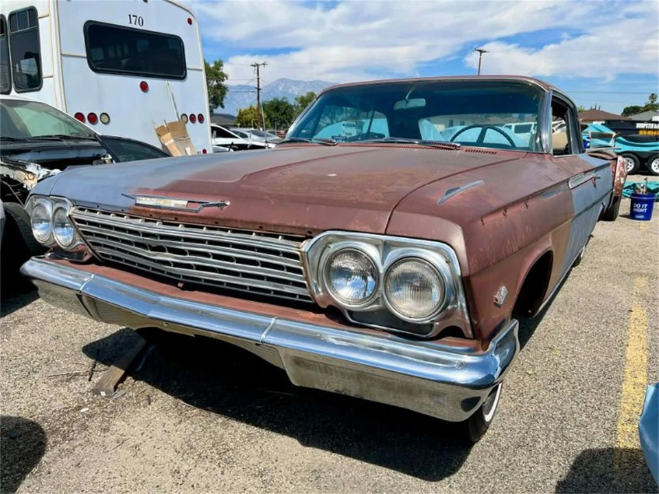 1962 Chevrolet Impala SS 3rd Gen - Image 2 of 23