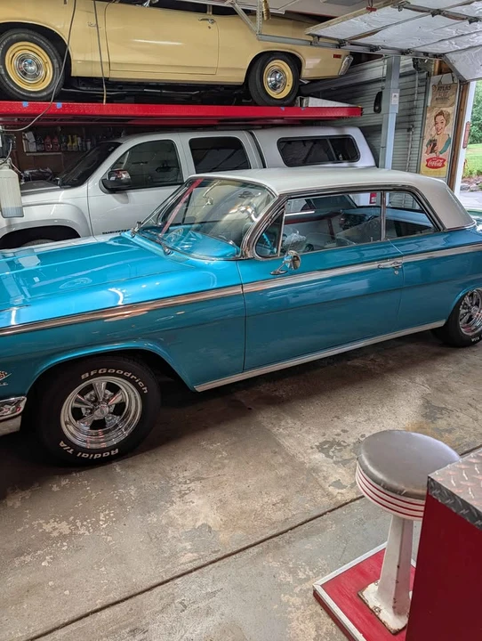 1962 Chevrolet Impala SS 3rd Gen - Image 2 of 17
