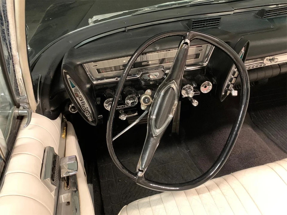 1962 Chrysler Imperial 2nd Gen - Image 16 of 17