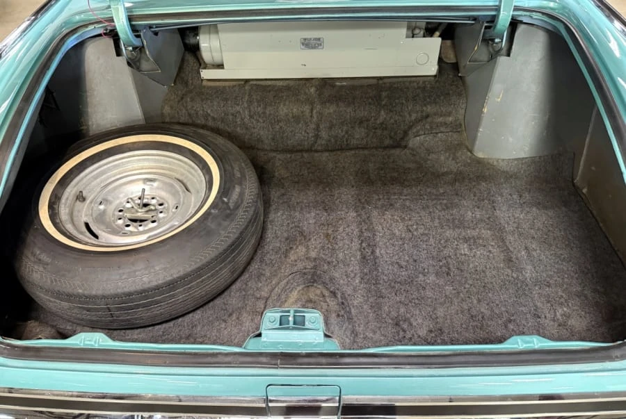 1962 Chrysler Imperial 2nd Gen - Image 8 of 8