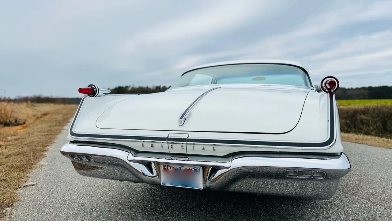 1962 Chrysler Imperial 2nd Gen - Image 9 of 15