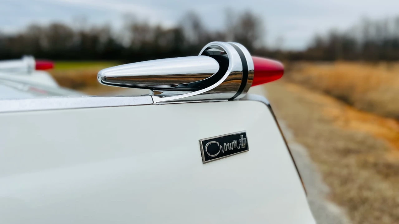 1962 Chrysler Imperial 2nd Gen - Image 10 of 15