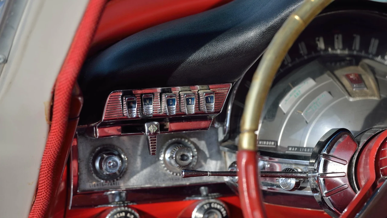1962 Chrysler New Yorker - Image 9 of 31