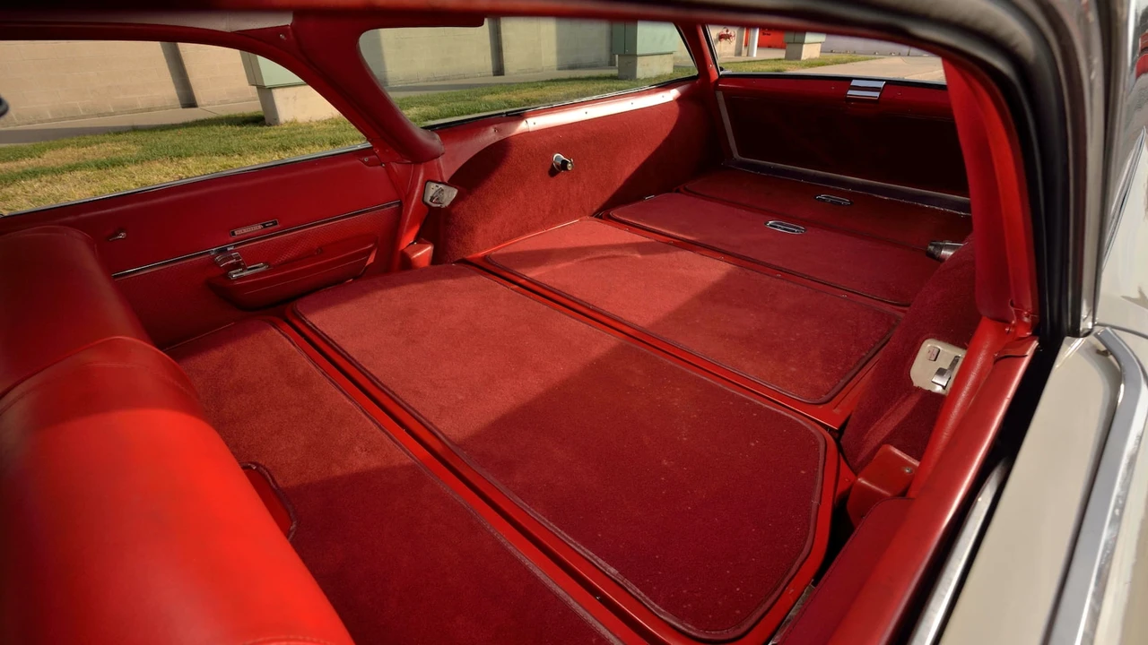 1962 Chrysler New Yorker - Image 16 of 31