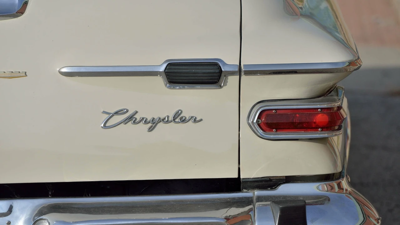 1962 Chrysler New Yorker - Image 18 of 31