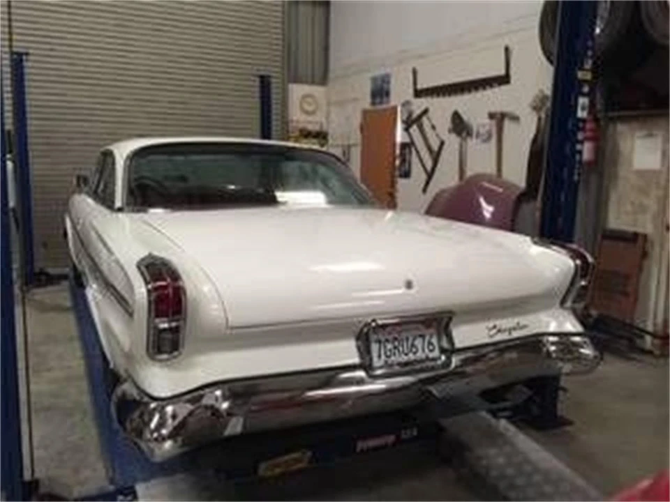 1962 Chrysler Newport - Image 8 of 11