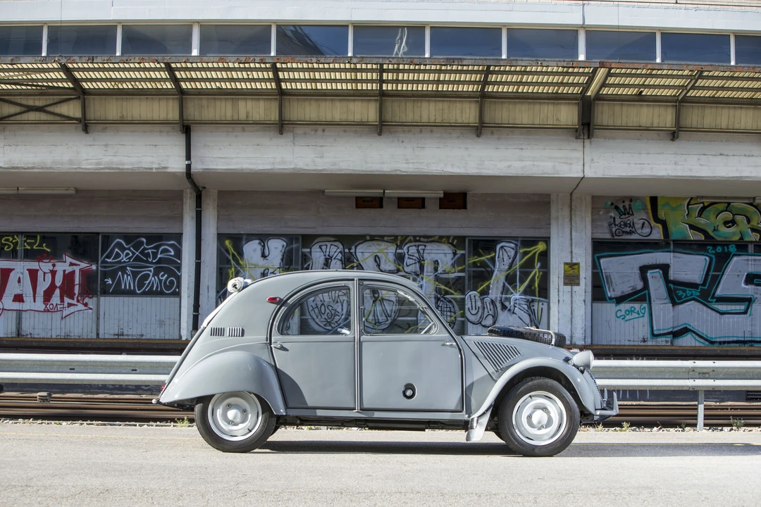 1962 Citroen 2CV Sahara - Image 2 of 31