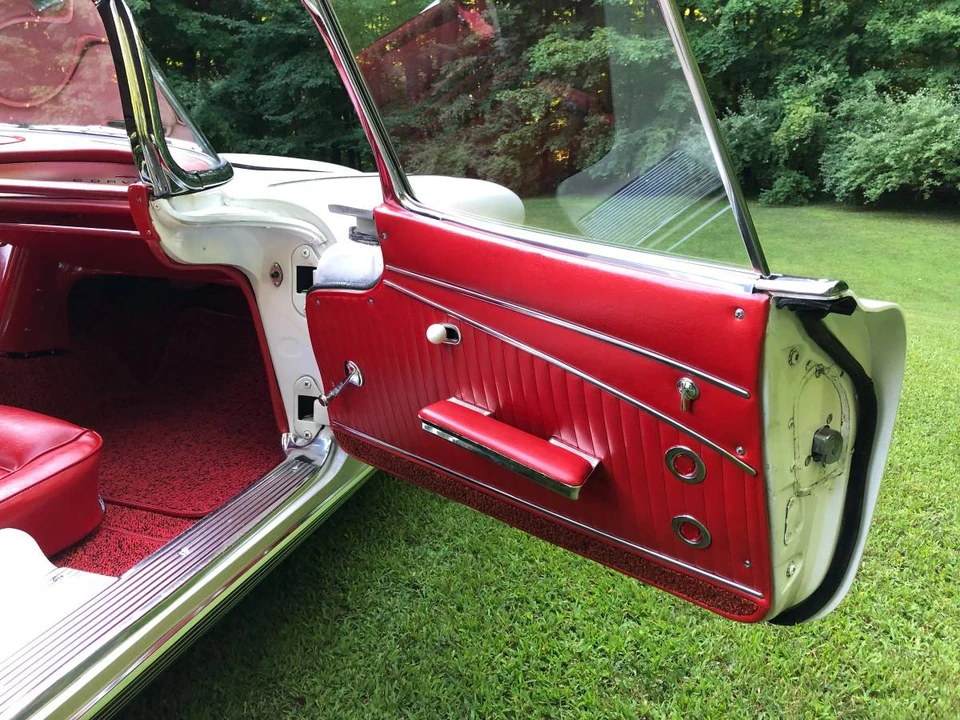 1962 Chevrolet Corvette C1 - Image 15 of 24