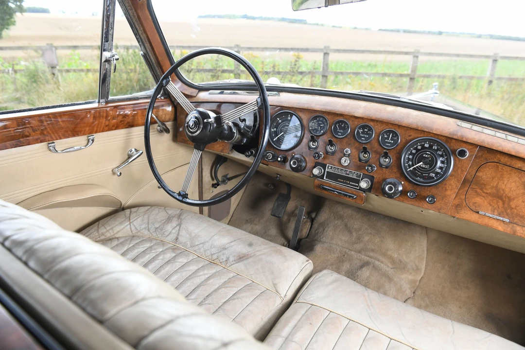 1962 Daimler - Image 13 of 31