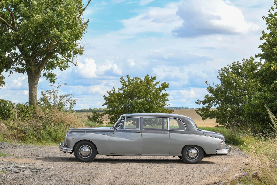 1962 Daimler - Image 4 of 31