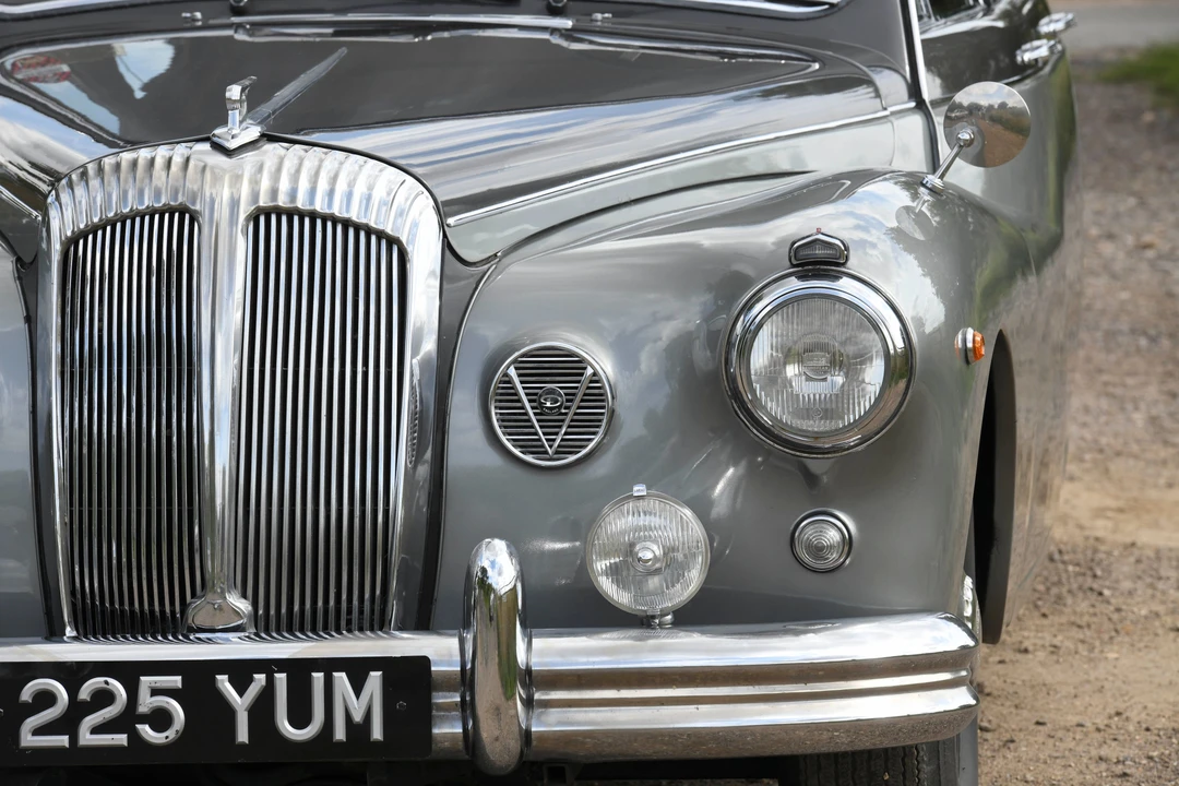 1962 Daimler - Image 16 of 31