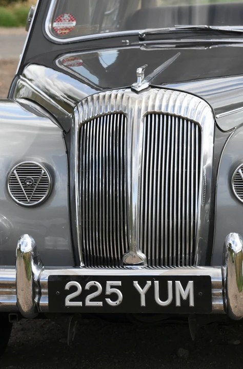 1962 Daimler - Image 6 of 31