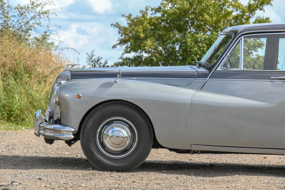 1962 Daimler - Image 3 of 31
