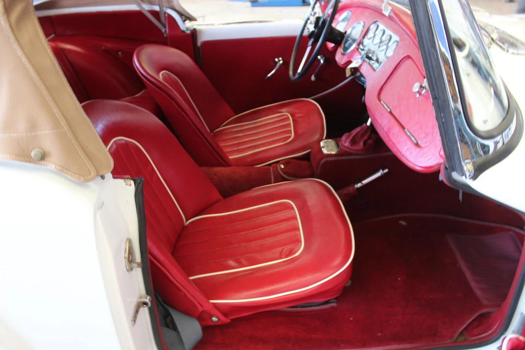 1962 Daimler SP250 - Image 30 of 31