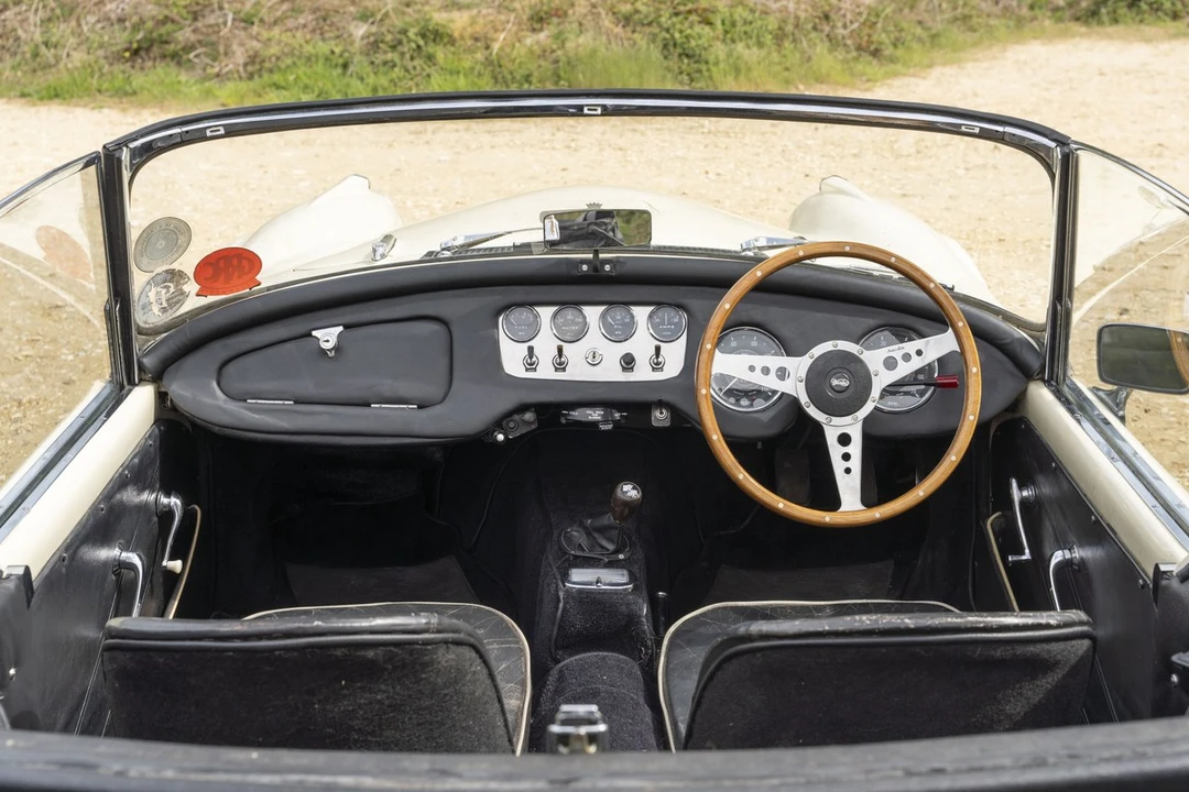 1962 Daimler SP250 - Image 16 of 30