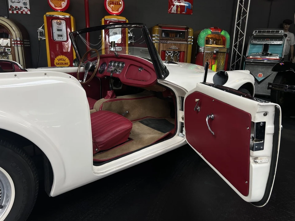 1962 Daimler SP250 - Image 23 of 30