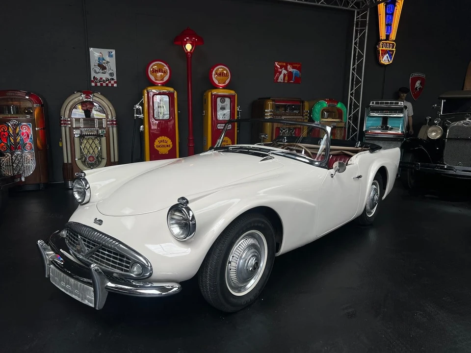 1962 Daimler SP250 - Image 2 of 30