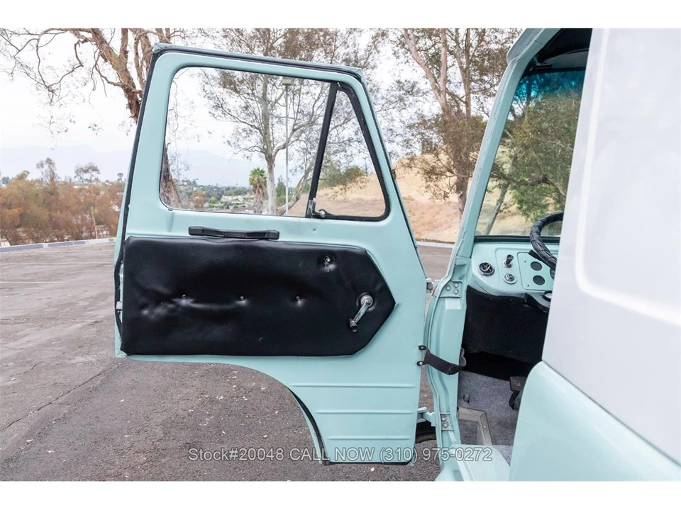 1962 Ford Econoline Van - Image 16 of 31