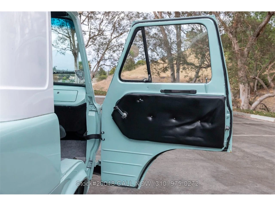 1962 Ford Econoline Van - Image 25 of 31