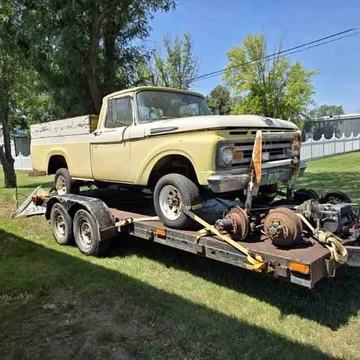 1962 Ford F-100 XLT Pickup 4D 8 ft