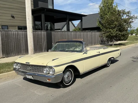 1962 Ford Galaxie Sunliner