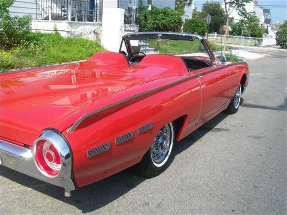 1962 Ford Thunderbird 3rd Gen - Image 4 of 11