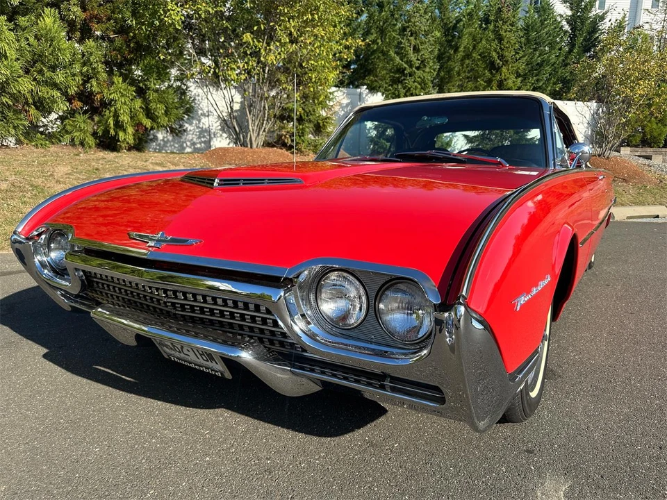 1962 Ford Thunderbird 3rd Gen - Image 11 of 31