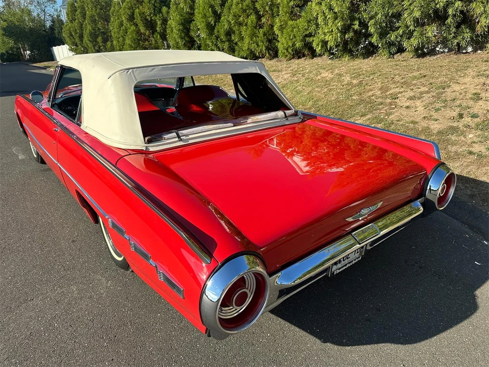 1962 Ford Thunderbird 3rd Gen - Image 12 of 31